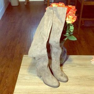 Over the knee Jetsetgray boots